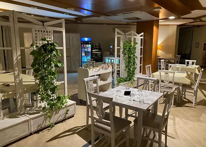英佩拉托尔阿德里亚诺公园酒店