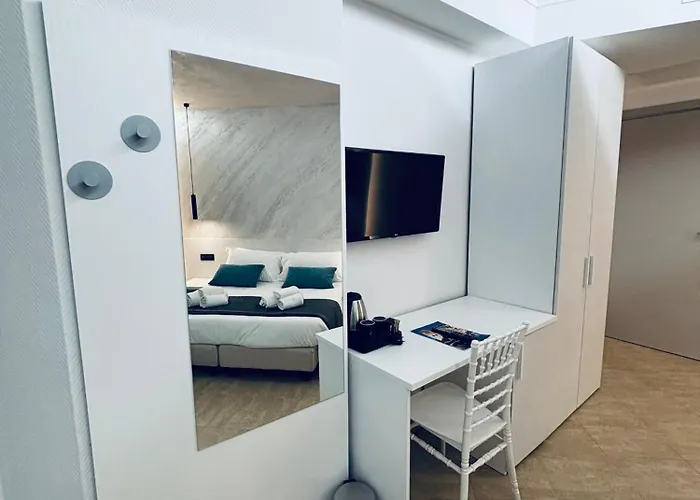 英佩拉托尔阿德里亚诺公园酒店 酒店 蒂沃利